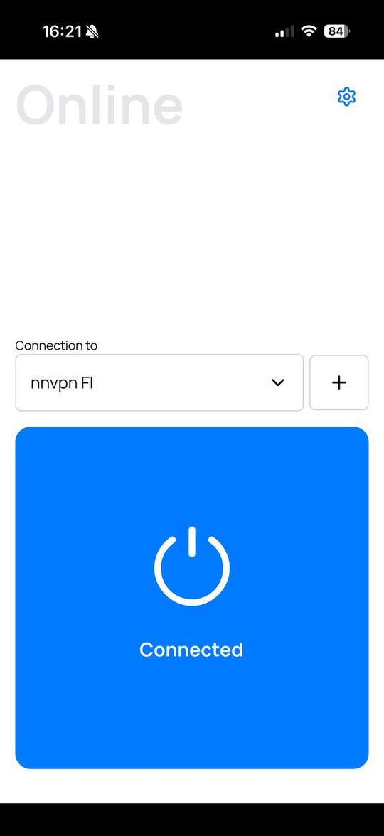DefaultVPN на iPhone: синяя кнопка «Connected», статус «Online»